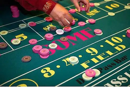 Game show kasino live Demenslot termasuk sicbo dragon tiger dan money wheel interaktif